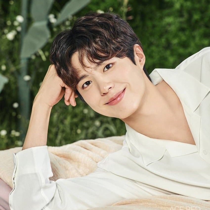 A moment captured by a fan of Park Bogum