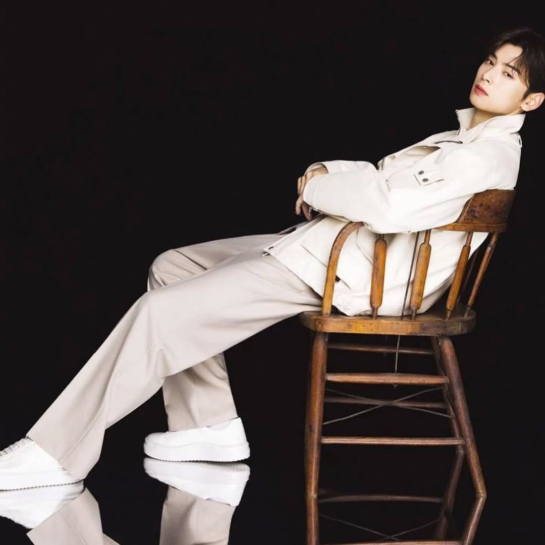 Latest photo of Cha Eunwoo