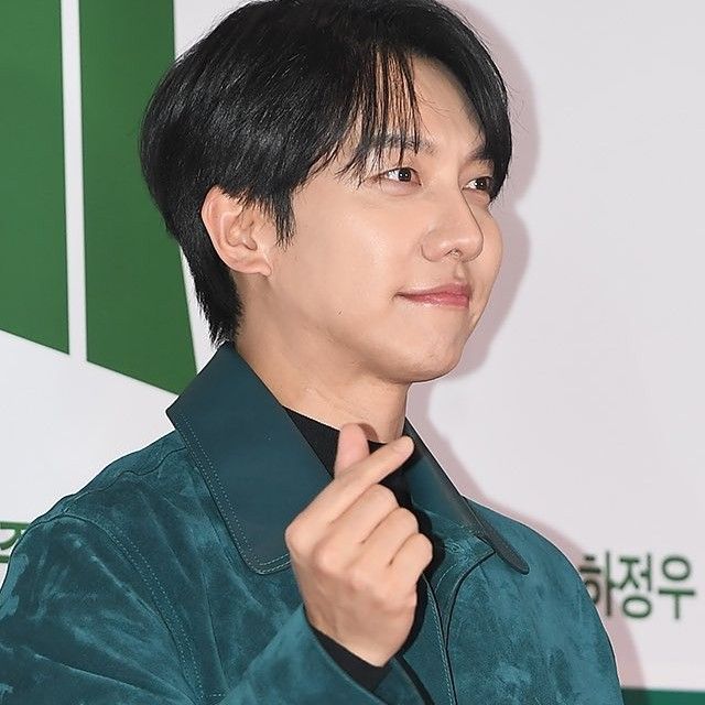 Behind-the-scenes cut of Lee Seunggi