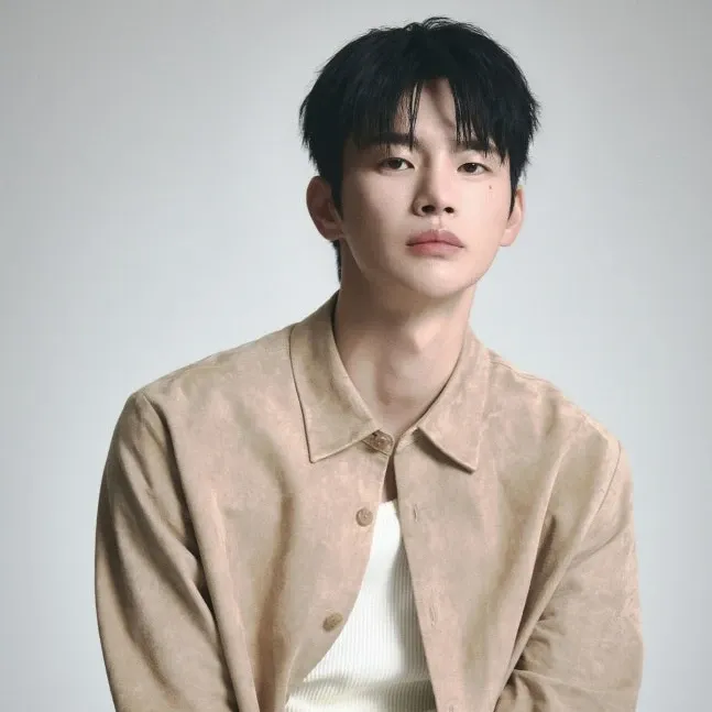 Recent activity shot of Seo Inguk