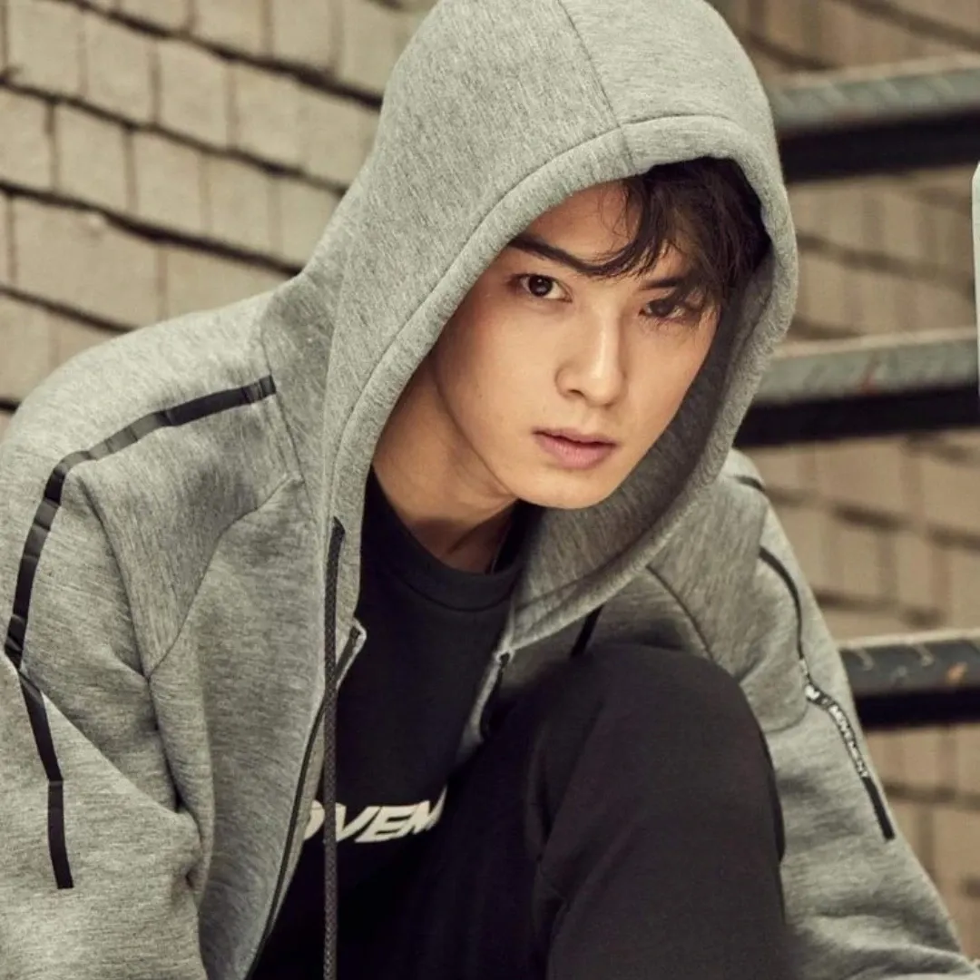 Latest photo of Cha Eunwoo