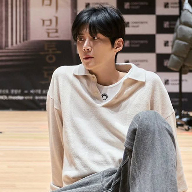 金宣虎的最新照片