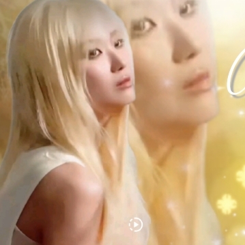 A moment captured by a fan of Kim Hyeyoon