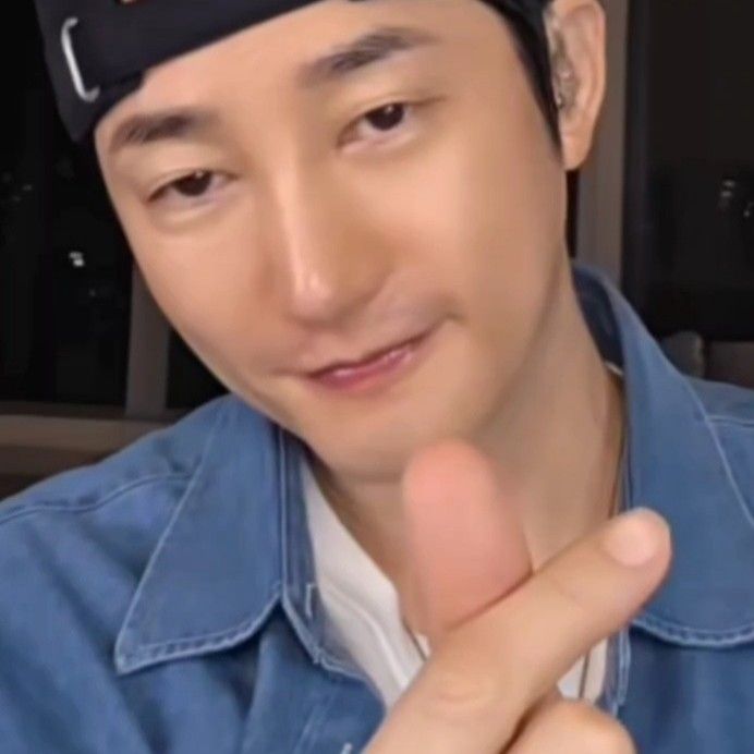 Recent activity shot of Park Sihoo