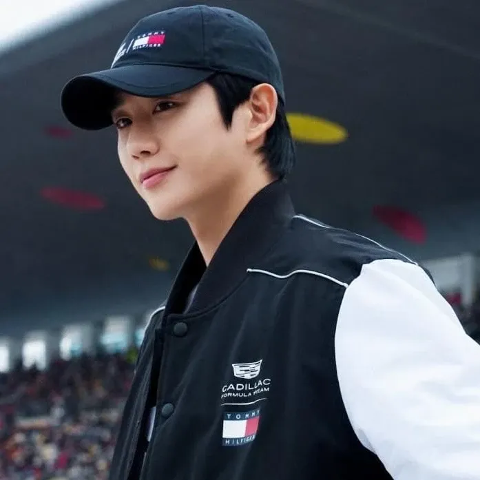 粉丝拍下的丁海寅瞬间