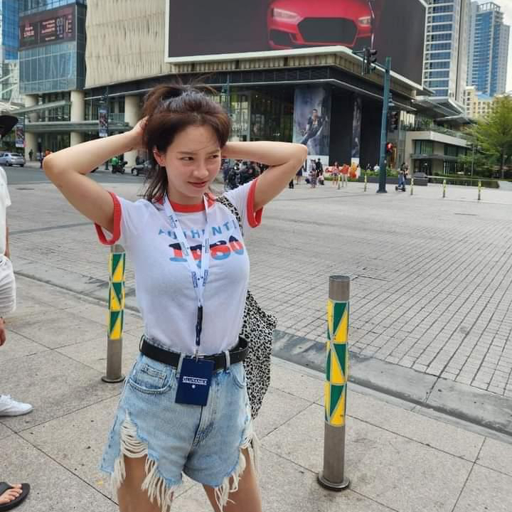 Momen yang diabadikan oleh penggemar Song Jihyo