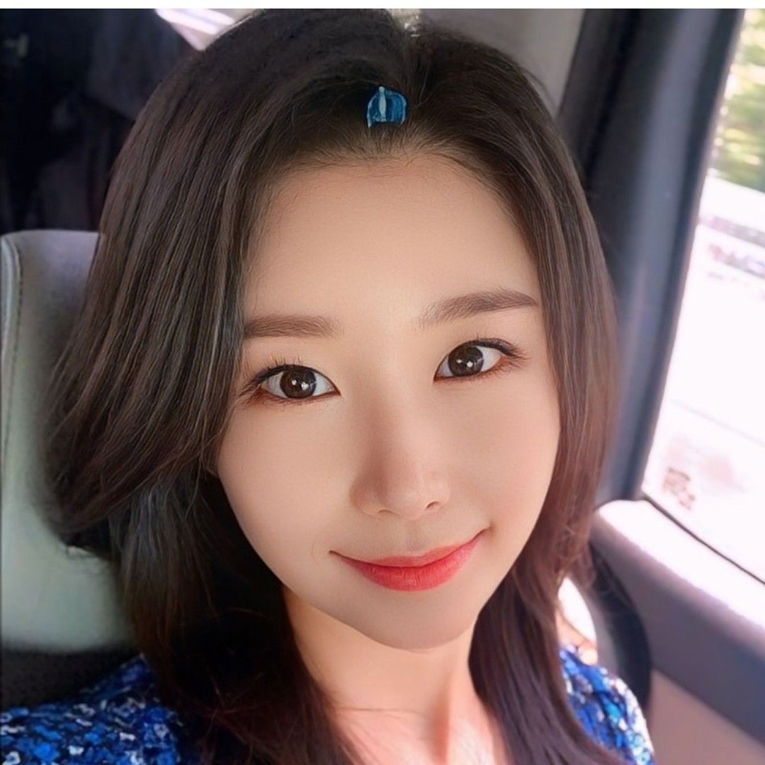 Latest photo of Lee Sona