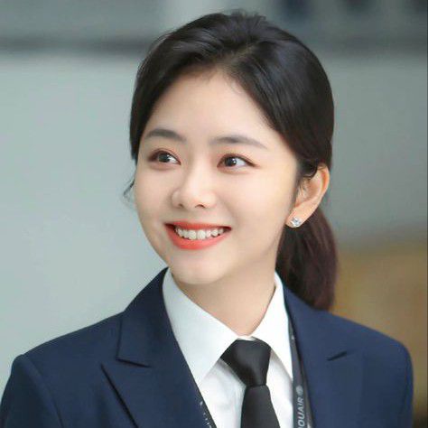 Behind-the-scenes cut of Tan Song Yun