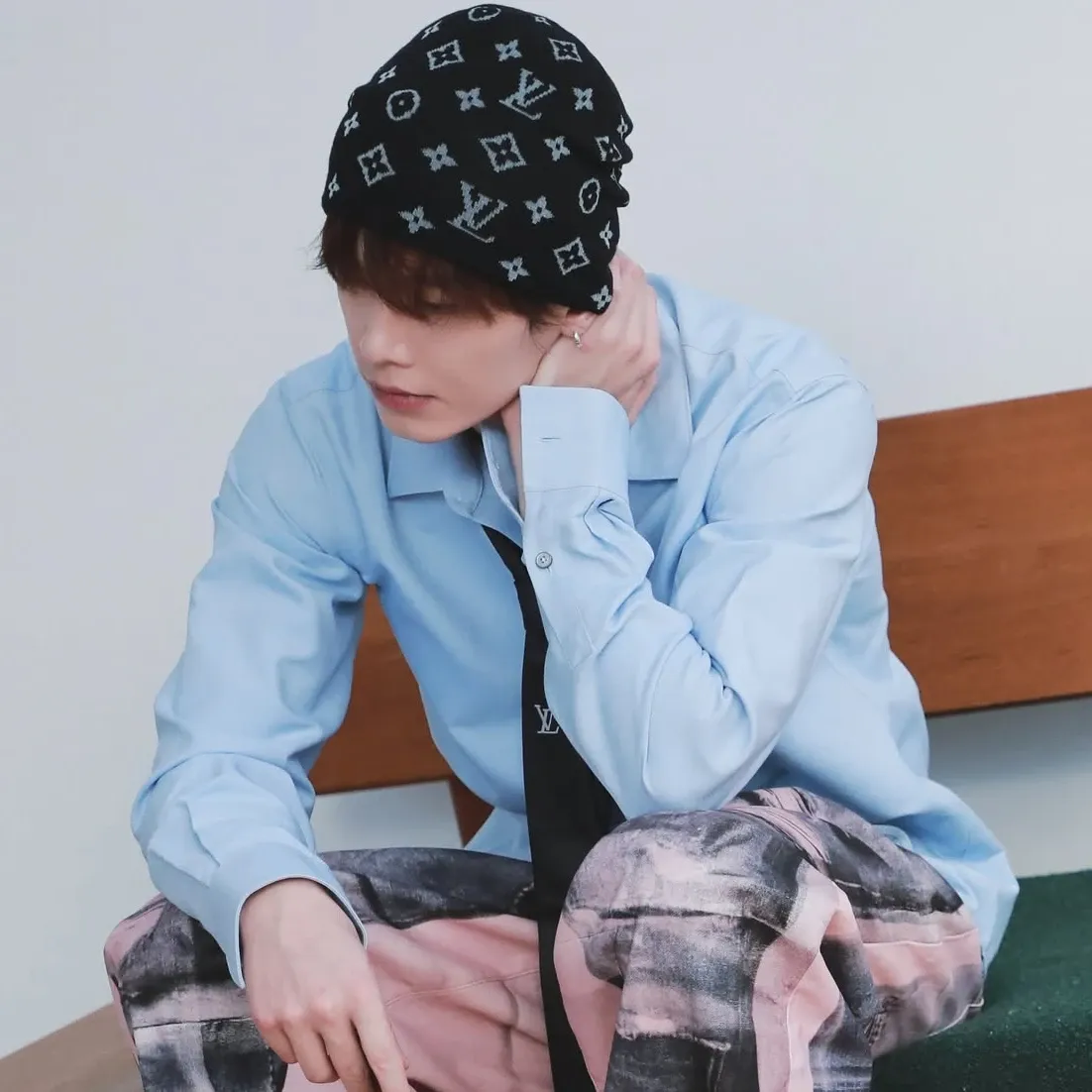 Behind-the-scenes cut of He Yu