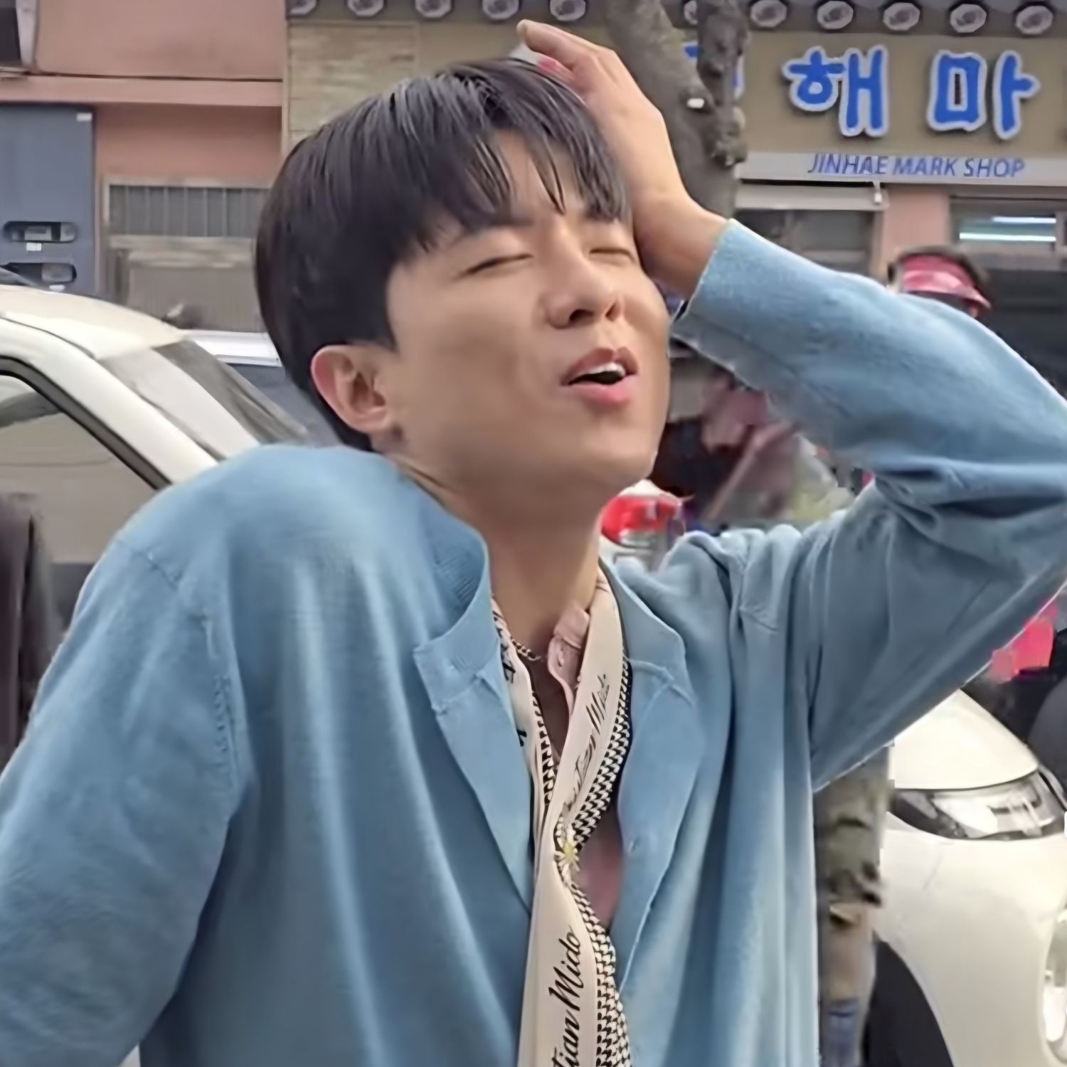 Behind-the-scenes cut of Na Taejoo