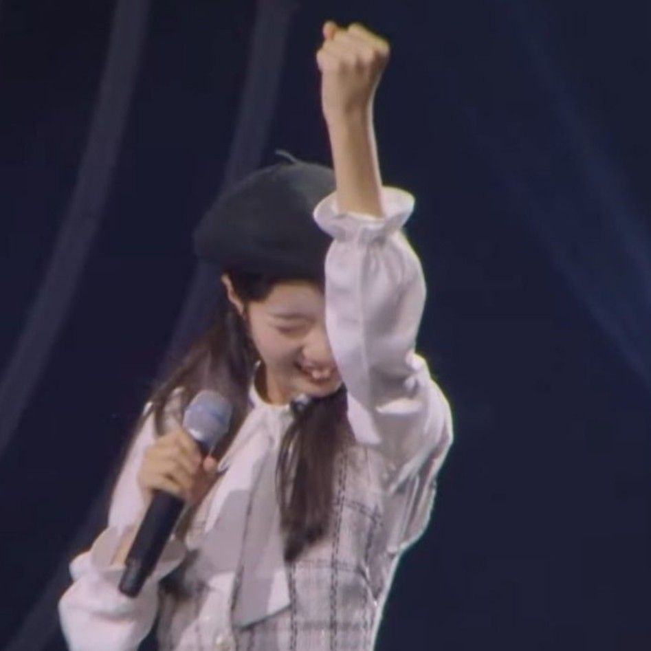 Behind-the-scenes cut of Bin Yeseo