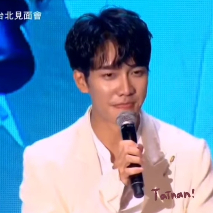 Momen yang diabadikan oleh penggemar Lee Seunggi