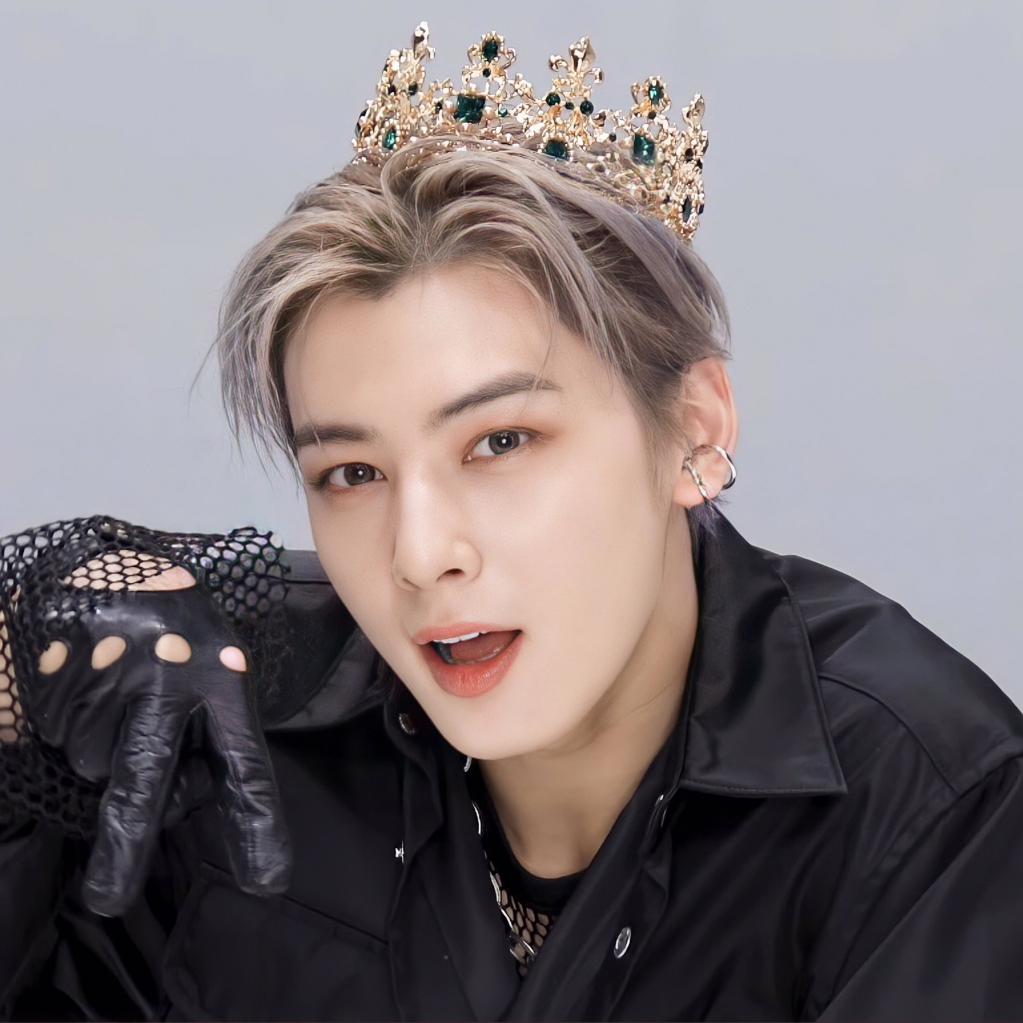 Behind-the-scenes cut of Cha Eunwoo