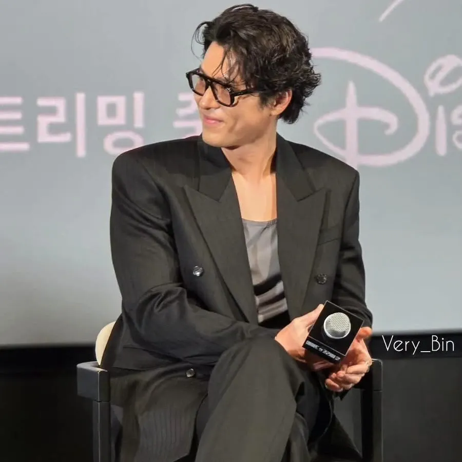 Foto kegiatan terbaru dari Hyun Bin