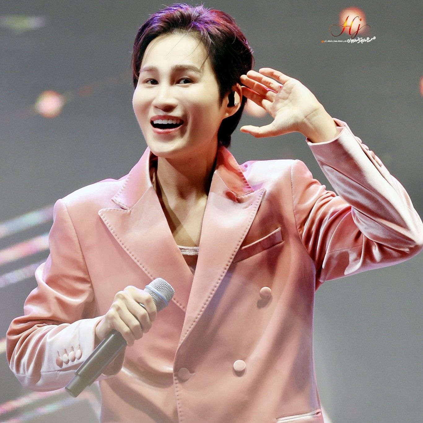 金熙栽的最新照片