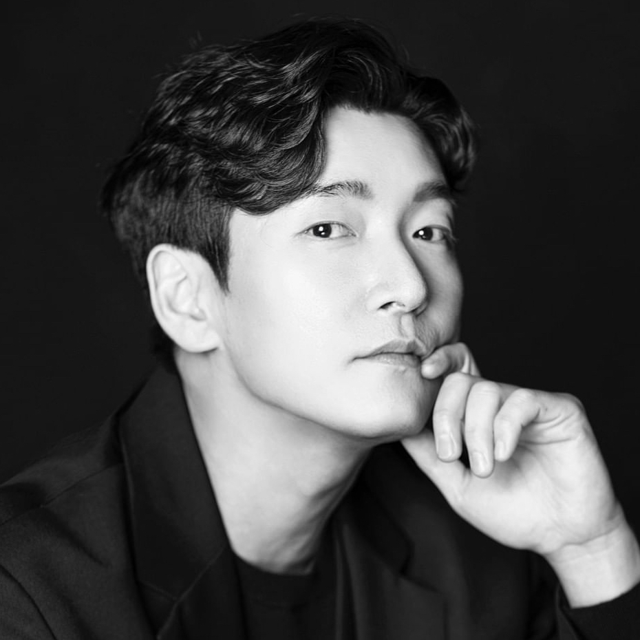 Behind-the-scenes cut of Cho Seungwoo 