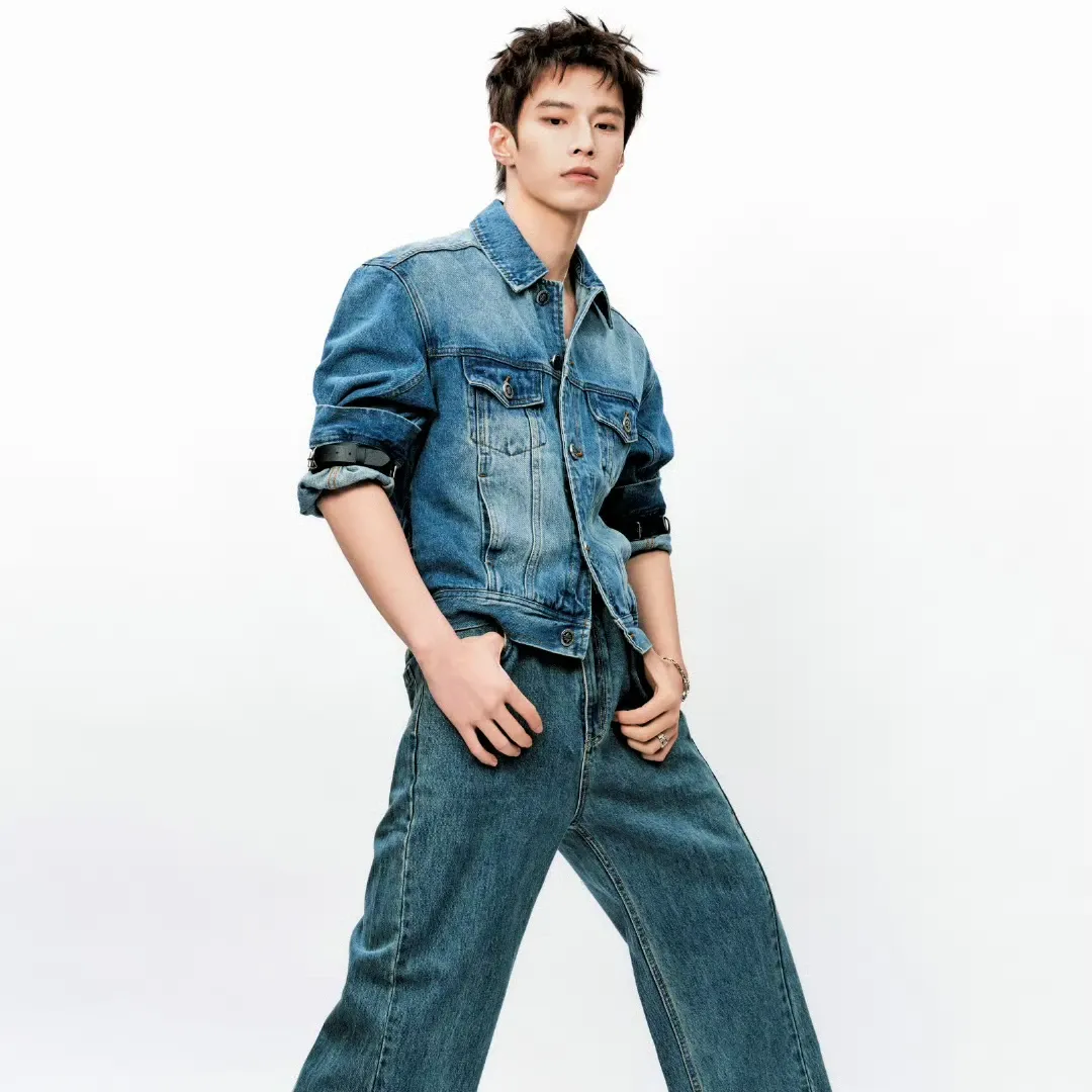 Recent activity shot of He Yu