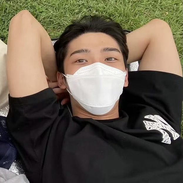 Foto kegiatan terbaru dari Rowoon