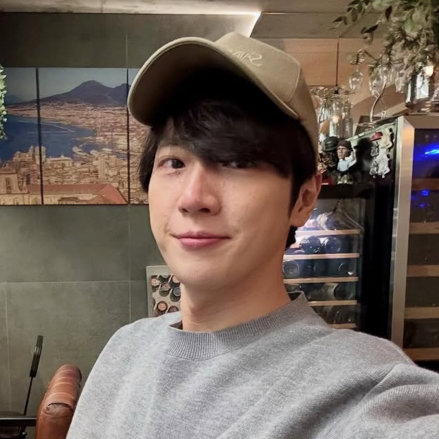 A moment captured by a fan of Lee Sangyeob