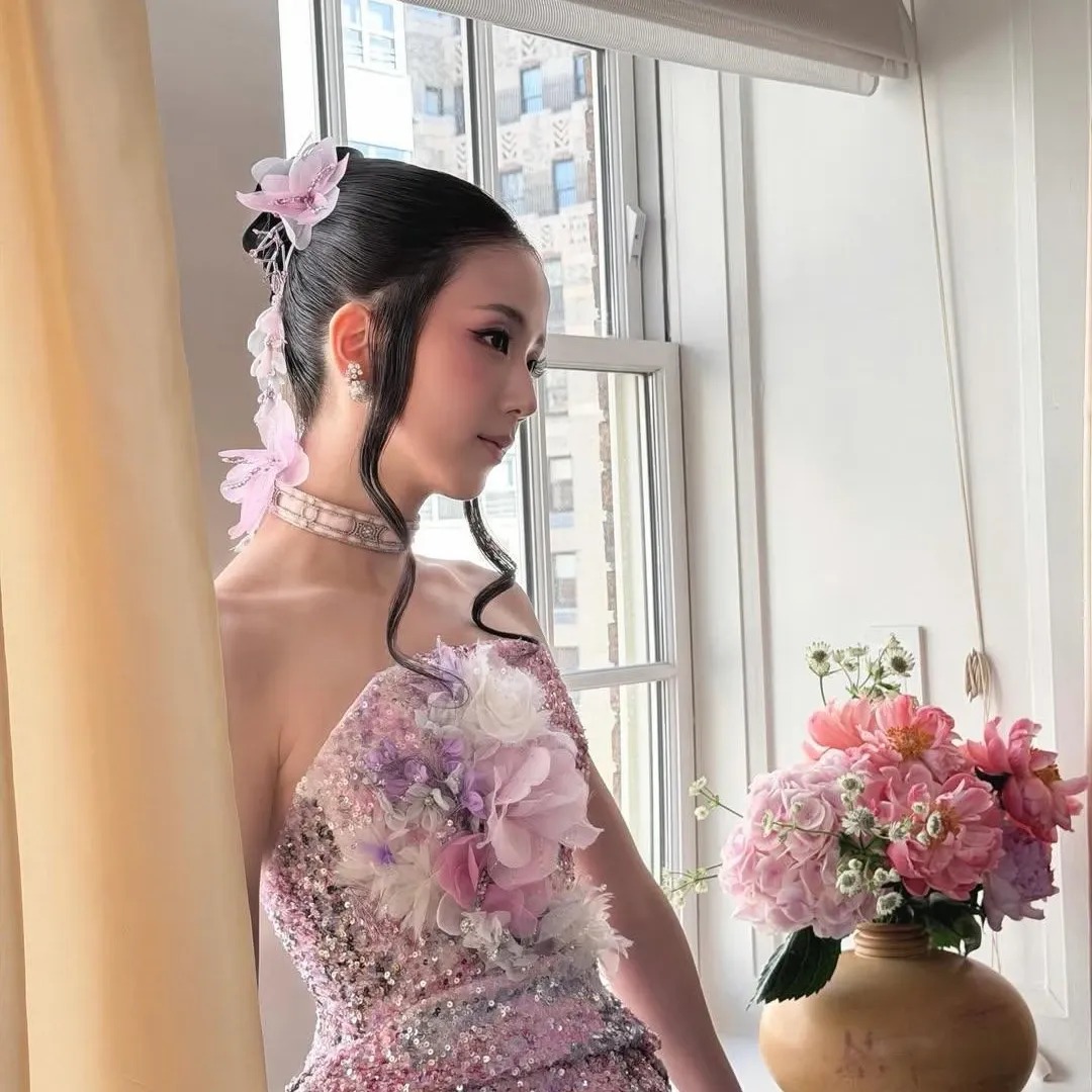 Behind-the-scenes cut of Jisoo (1995)