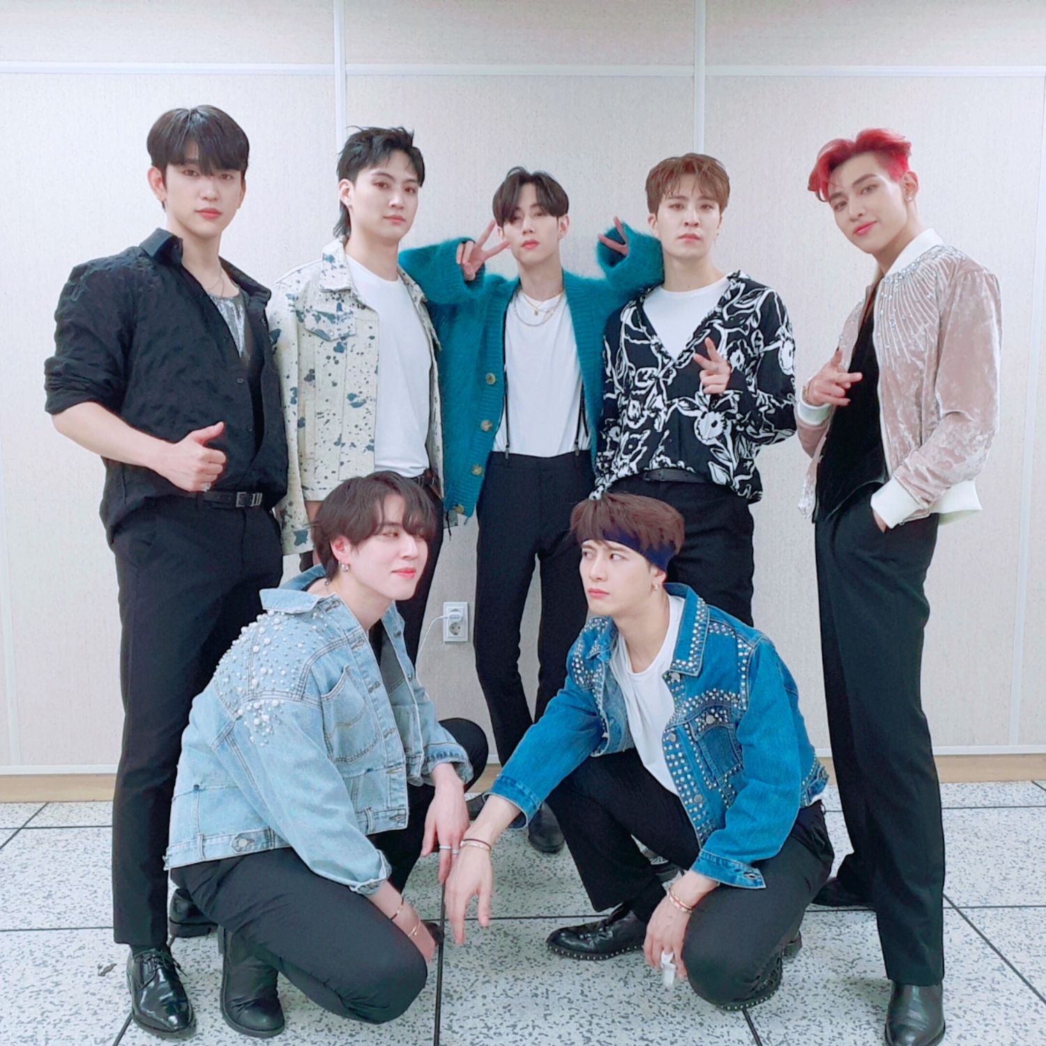 パク・ジニョンの最近の活動ショット