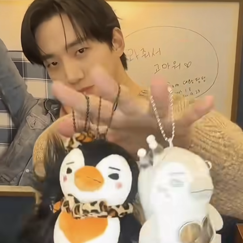 Behind-the-scenes cut of Lee Junho