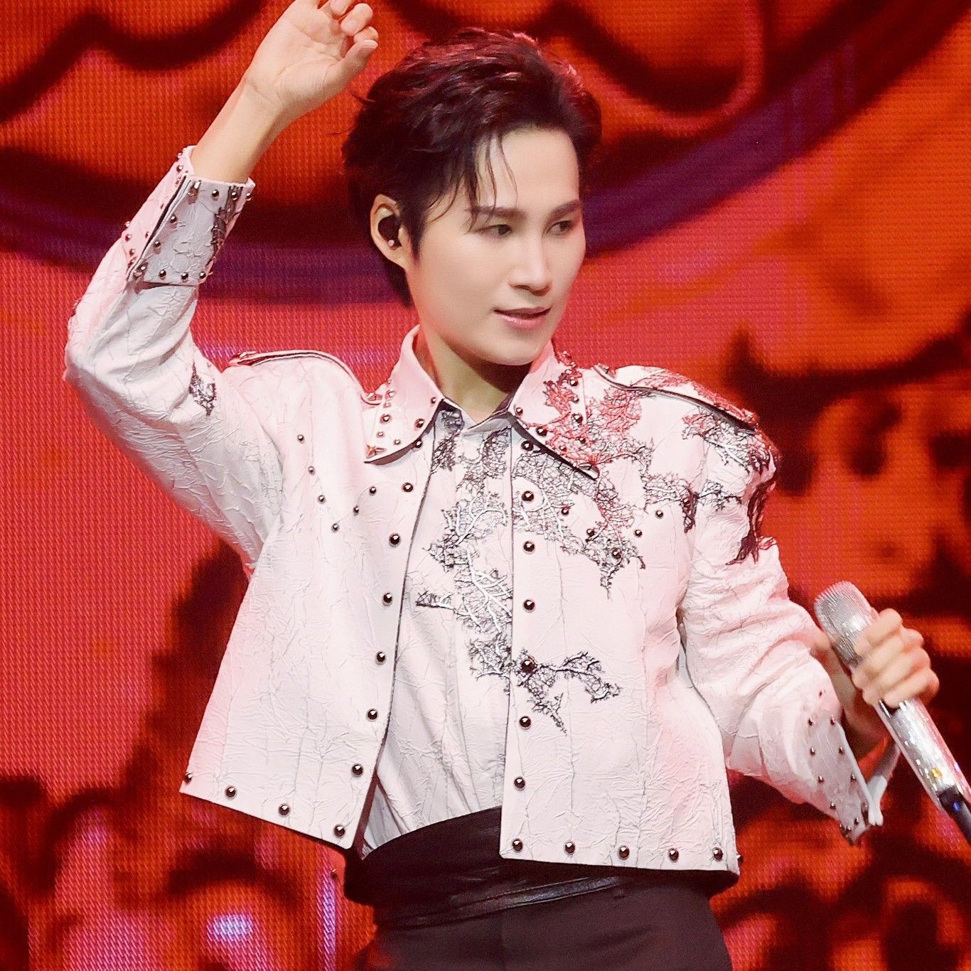 金熙栽的最新照片