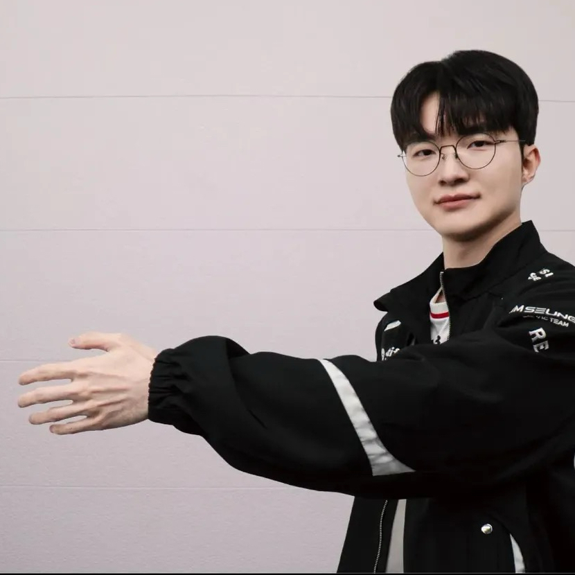 Latest photo of Faker
