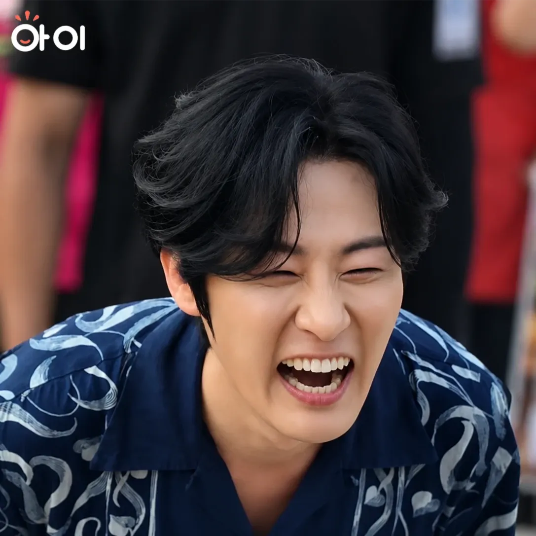 A moment captured by a fan of Kang Moonkyung