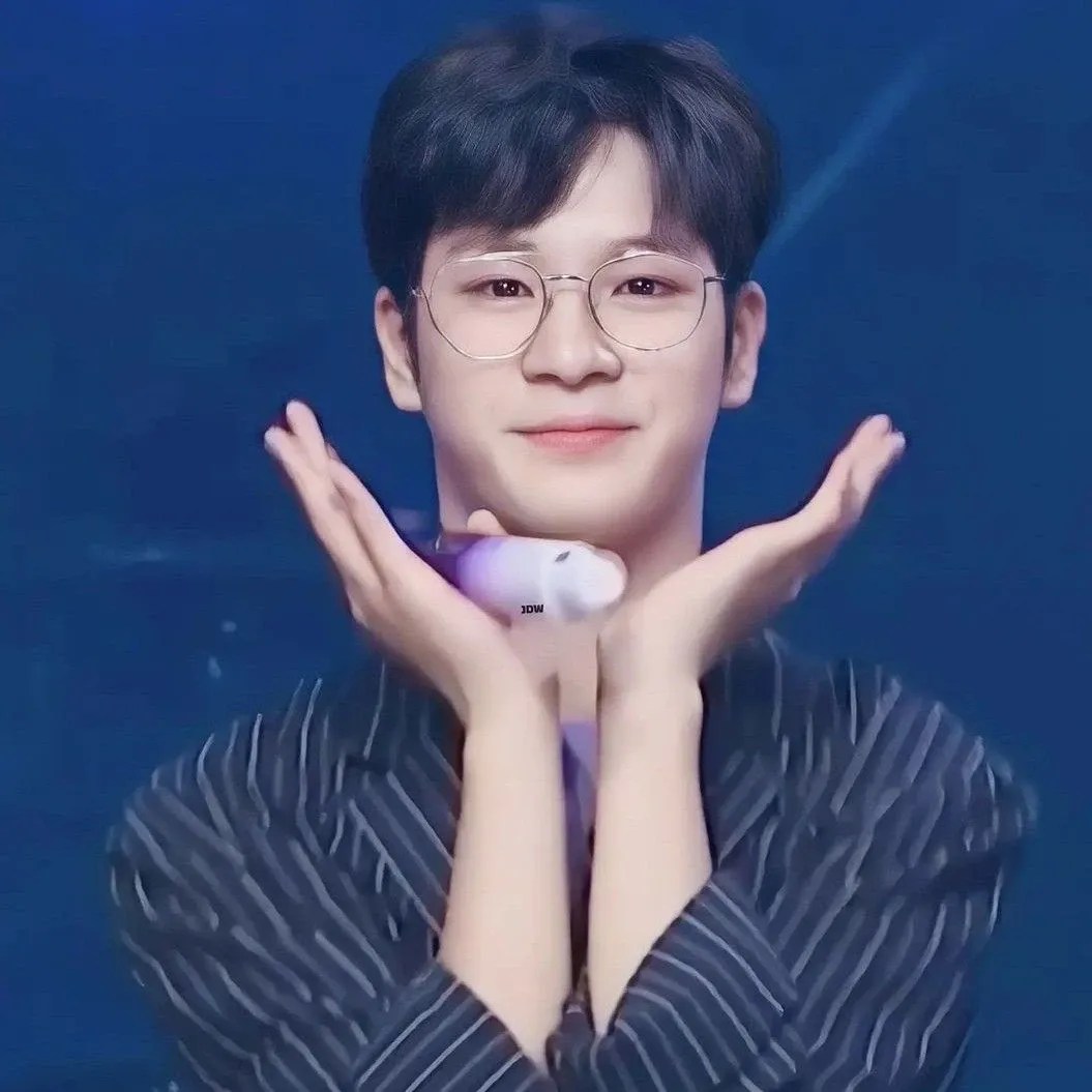 Latest photo of Jeong Dongwon