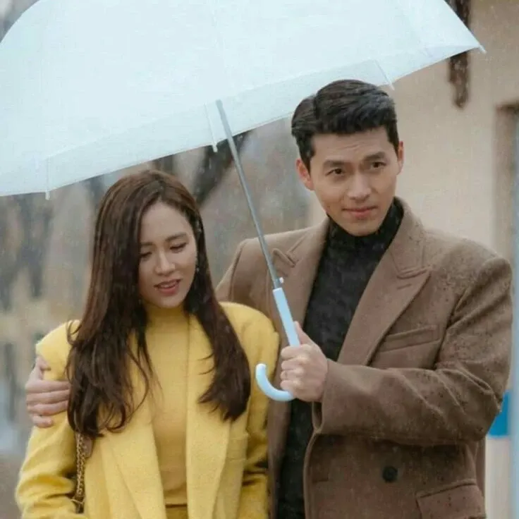 Momen yang diabadikan oleh penggemar Hyun Bin