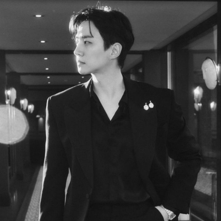 イ・ジュノのビハインドカット