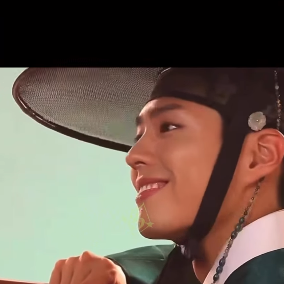 A moment captured by a fan of Park Bogum