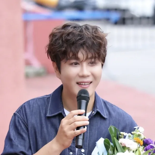 チン・ヘソンの最近の活動ショット