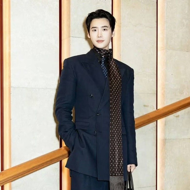 Behind-the-scenes cut of Lee Jongsuk