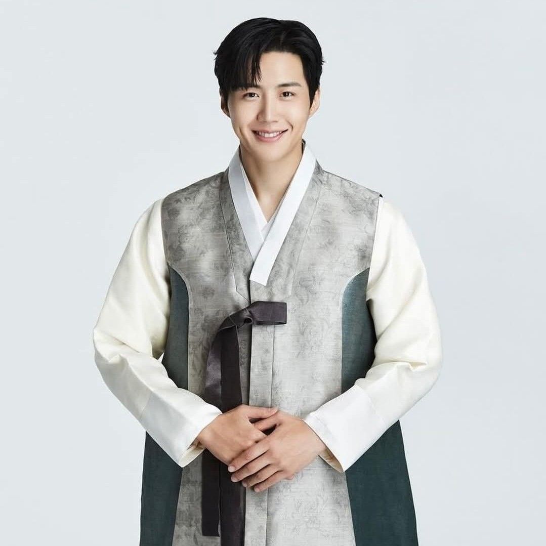 Latest photo of Kim Seonho