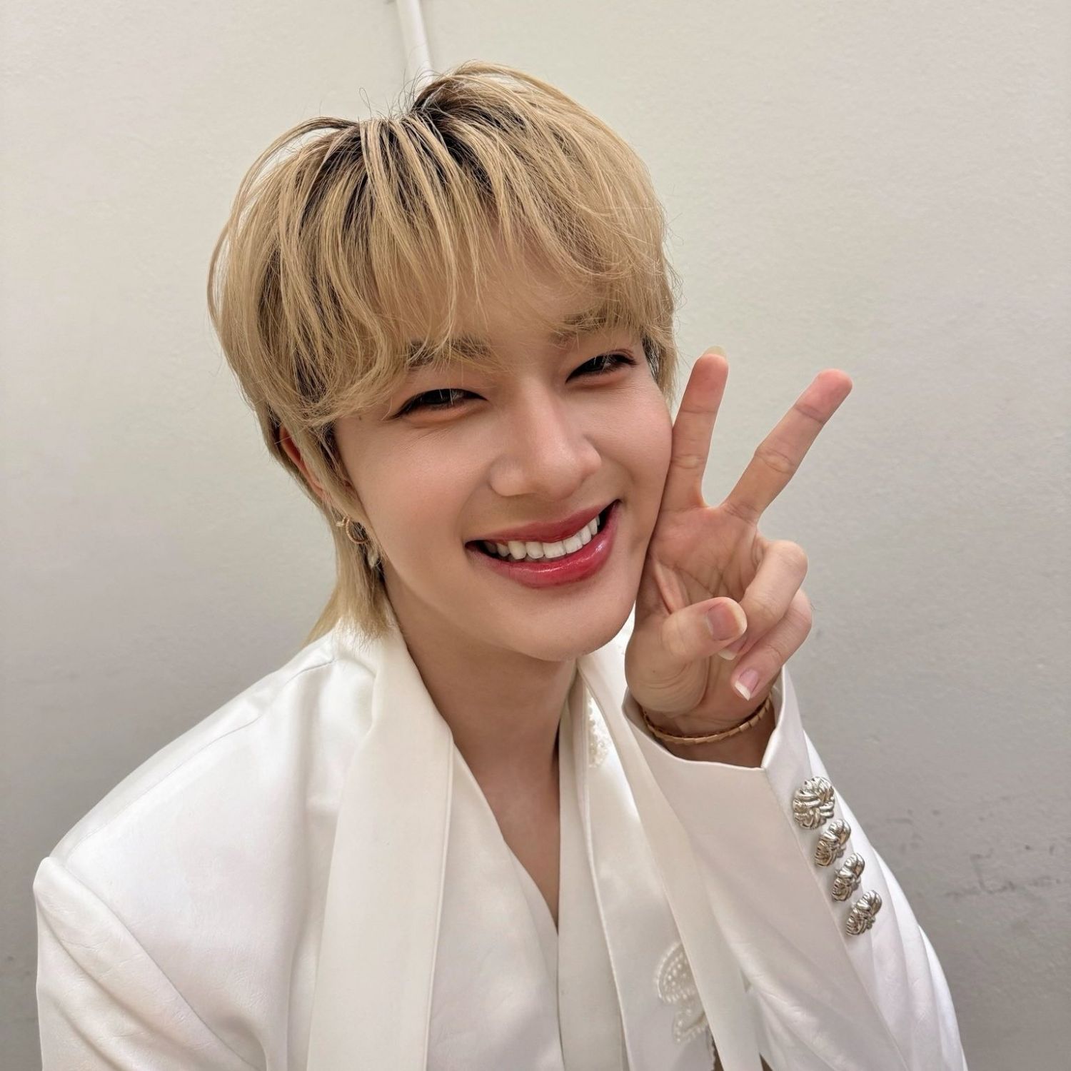 A moment captured by a fan of NuNew