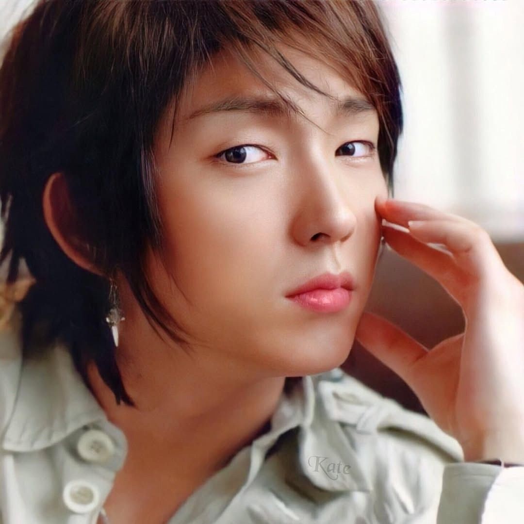 A moment captured by a fan of Lee Joongi