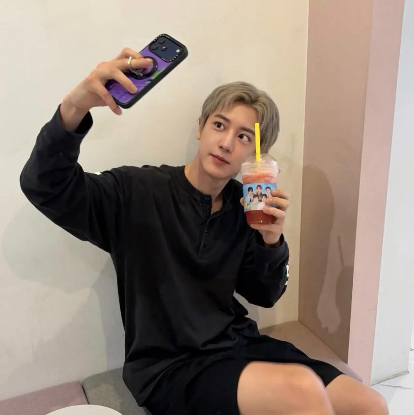 Behind-the-scenes cut of Chanyeol