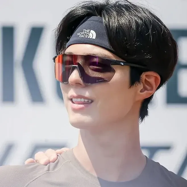 Recent activity shot of Park Bogum