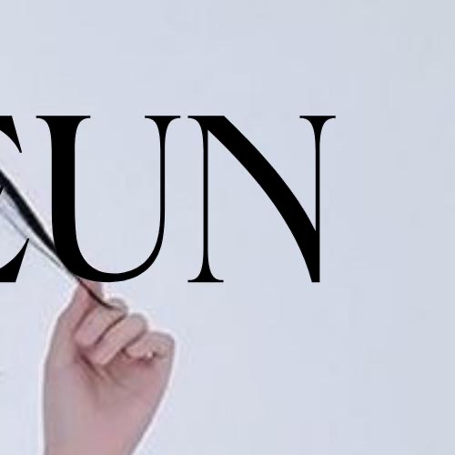 Foto kegiatan terbaru dari IU