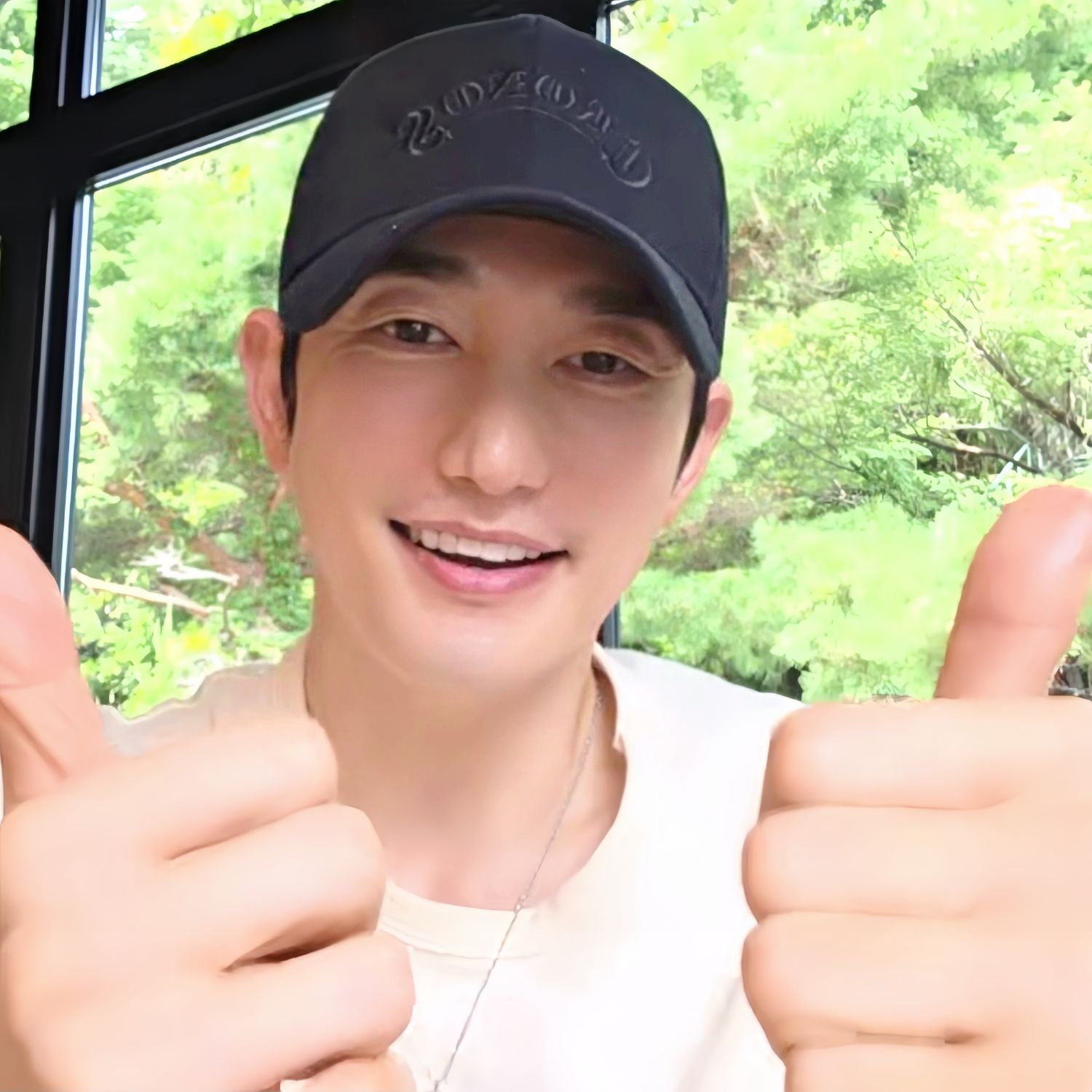 A moment captured by a fan of Park Sihoo