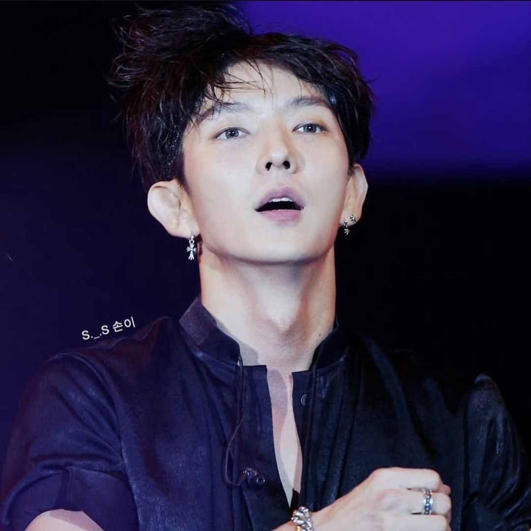 A moment captured by a fan of Lee Joongi