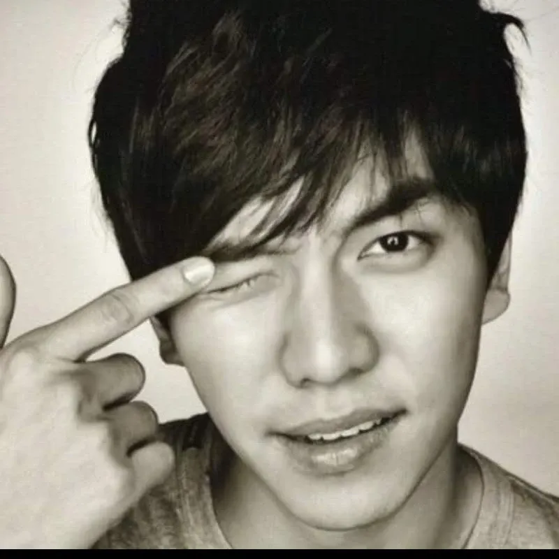 Momen yang diabadikan oleh penggemar Lee Seunggi