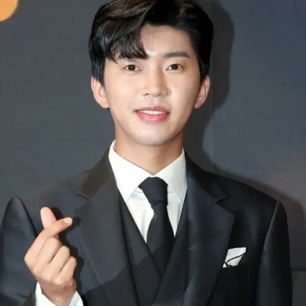 Cuplikan di balik layar dari Lim Youngwoong