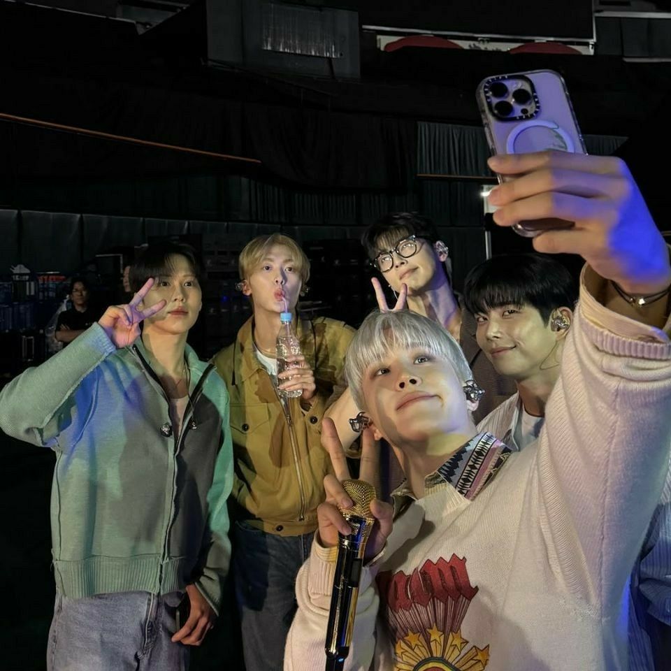 A moment captured by a fan of Cha Eunwoo