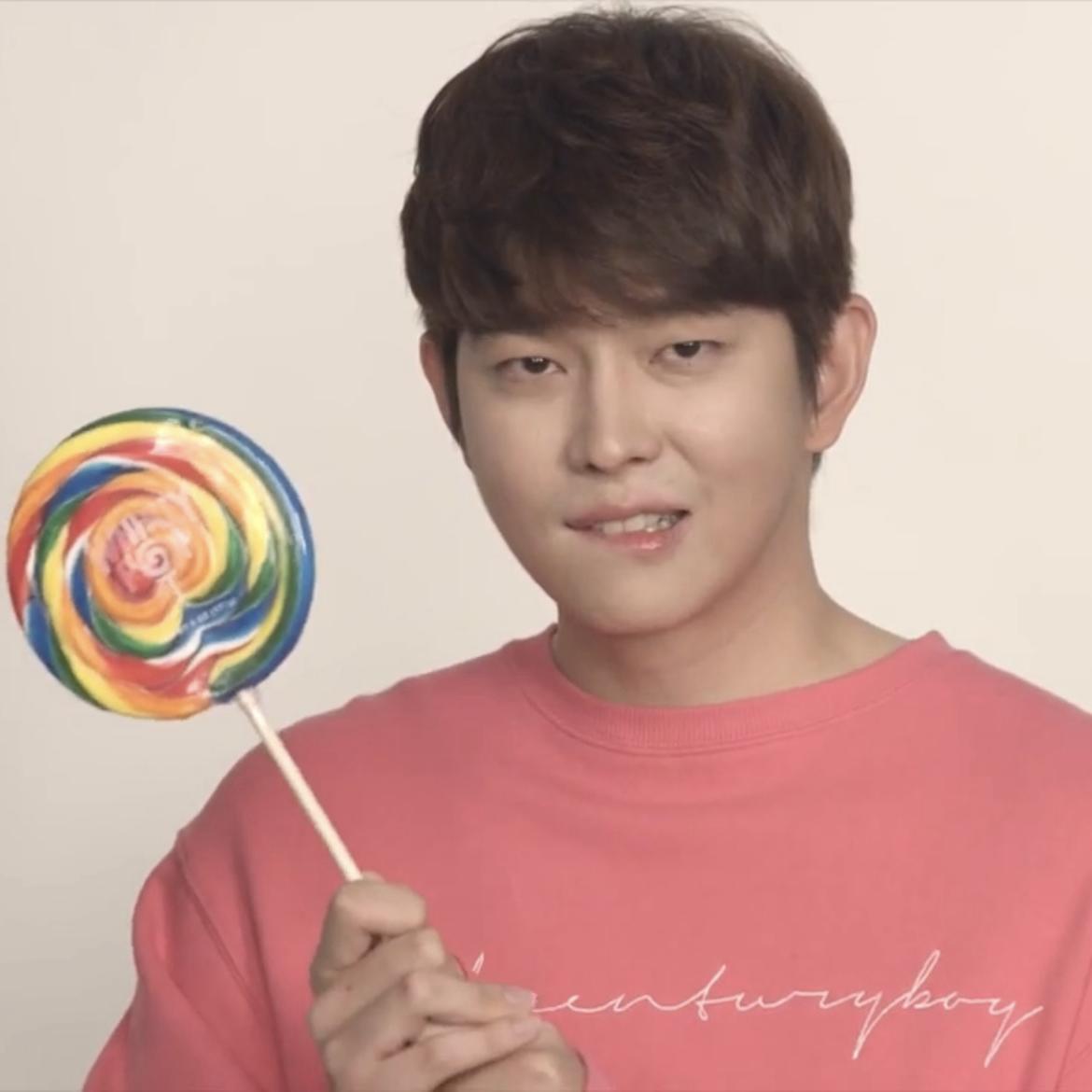 Latest photo of Yoon Kyunsang