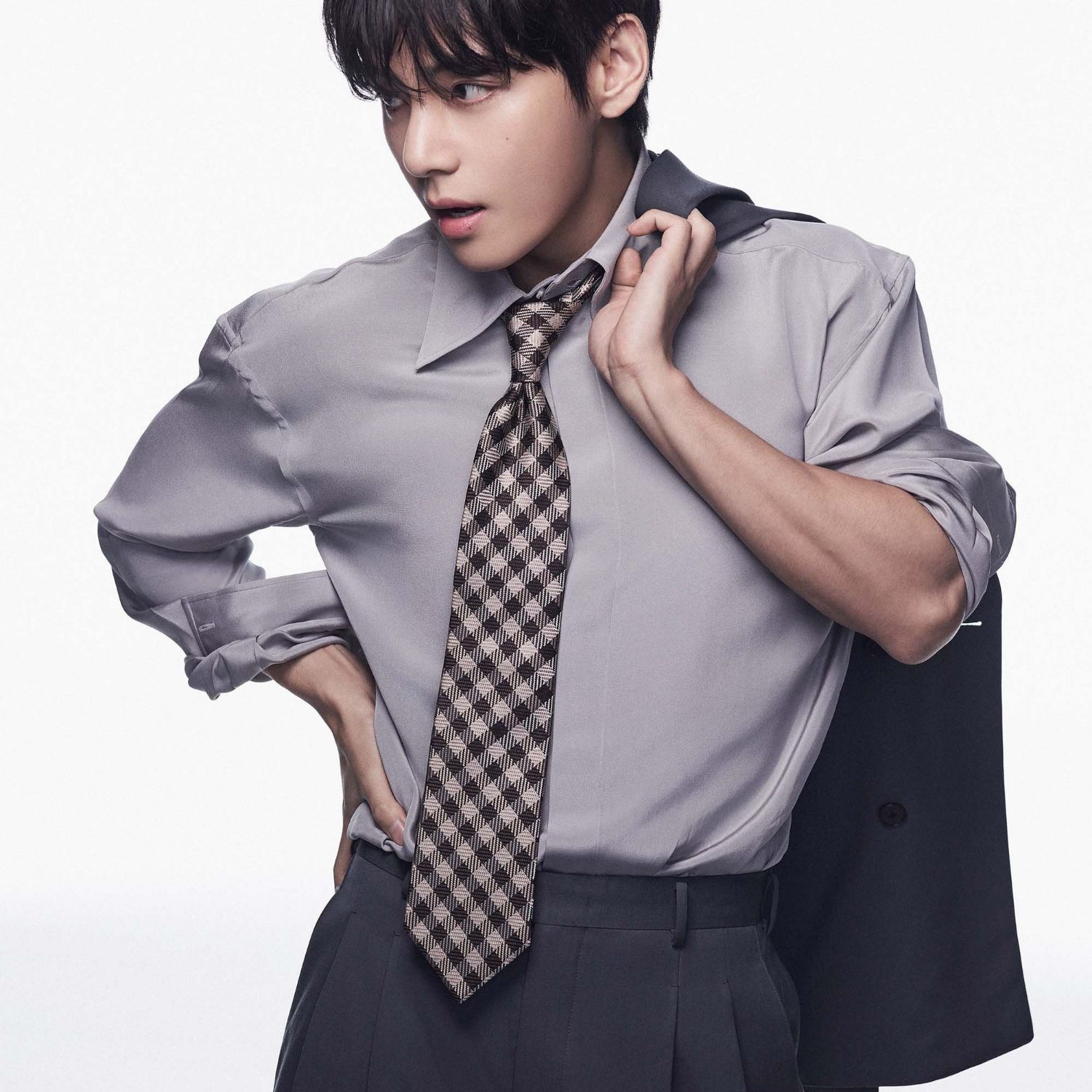 Latest photo of Kim Taehyung (V)