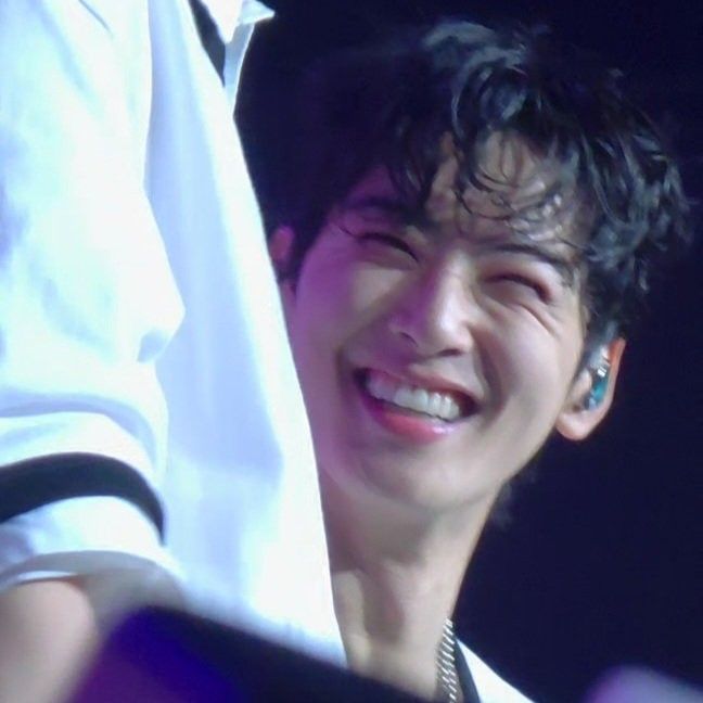 粉丝拍下的车银优瞬间