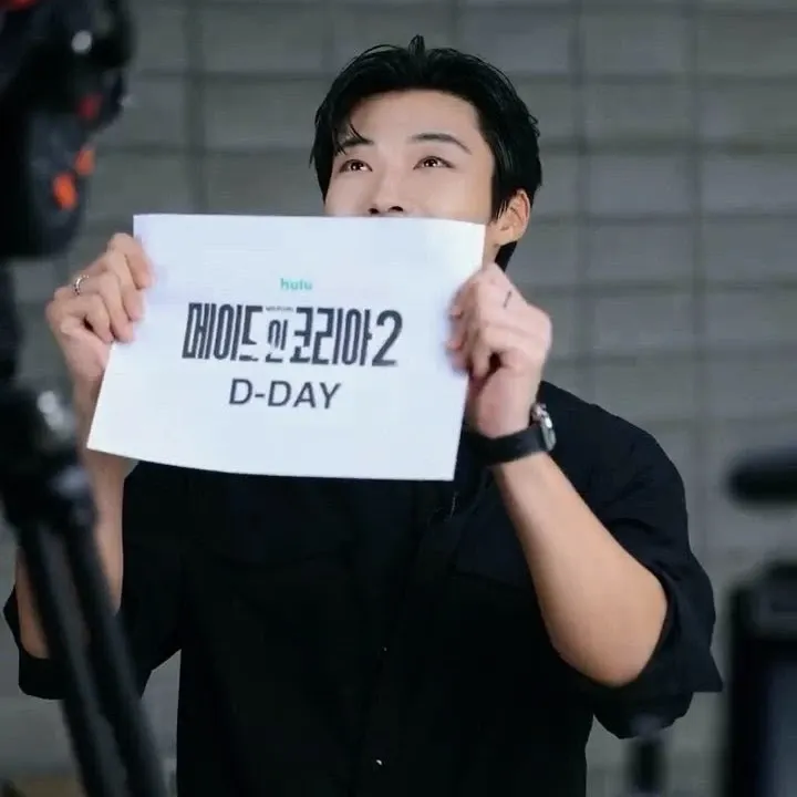 Behind-the-scenes cut of Woo Dohwan